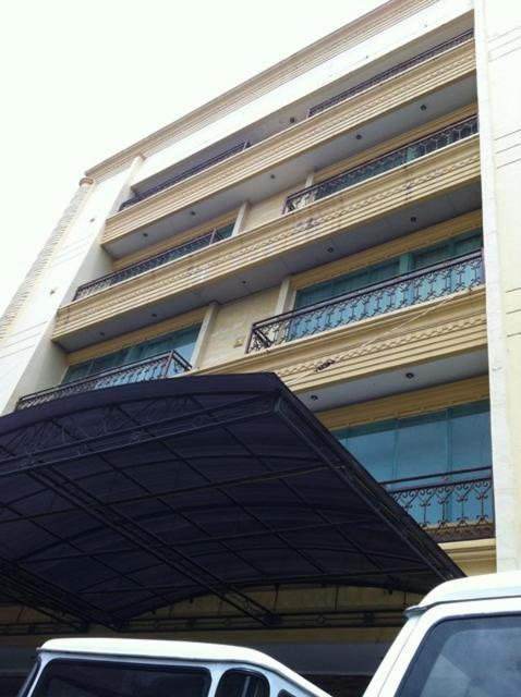 Hotel Maricaya Makassar Exterior foto
