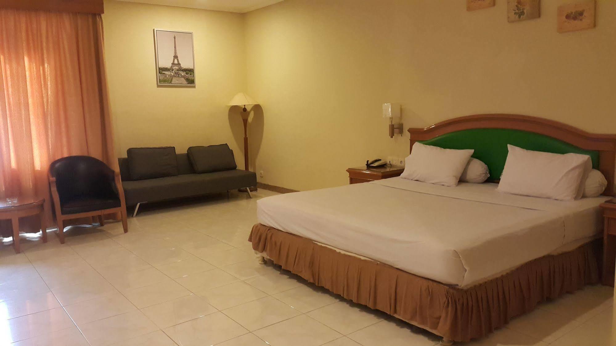 Hotel Maricaya Makassar Exterior foto