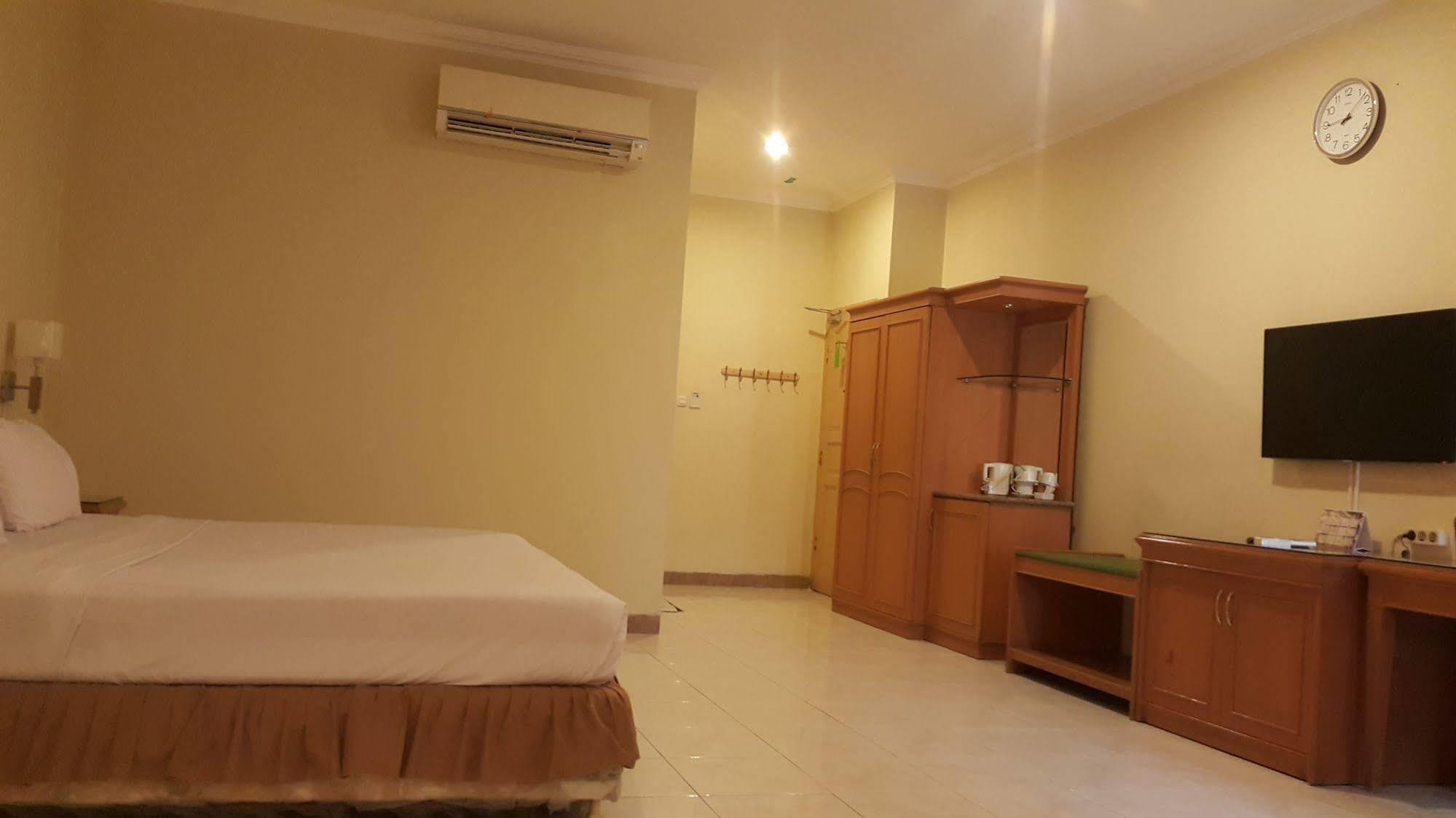 Hotel Maricaya Makassar Exterior foto