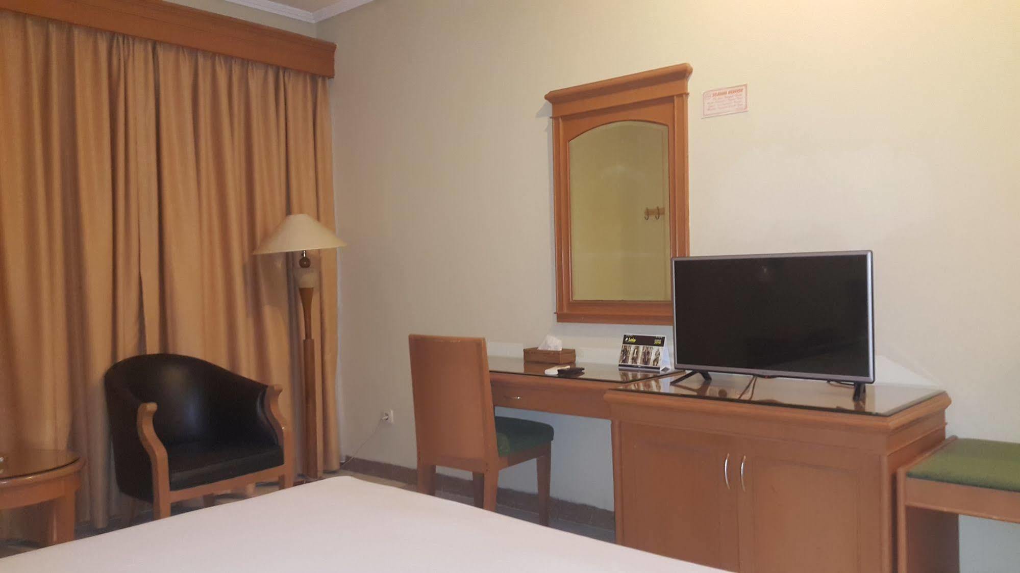 Hotel Maricaya Makassar Exterior foto