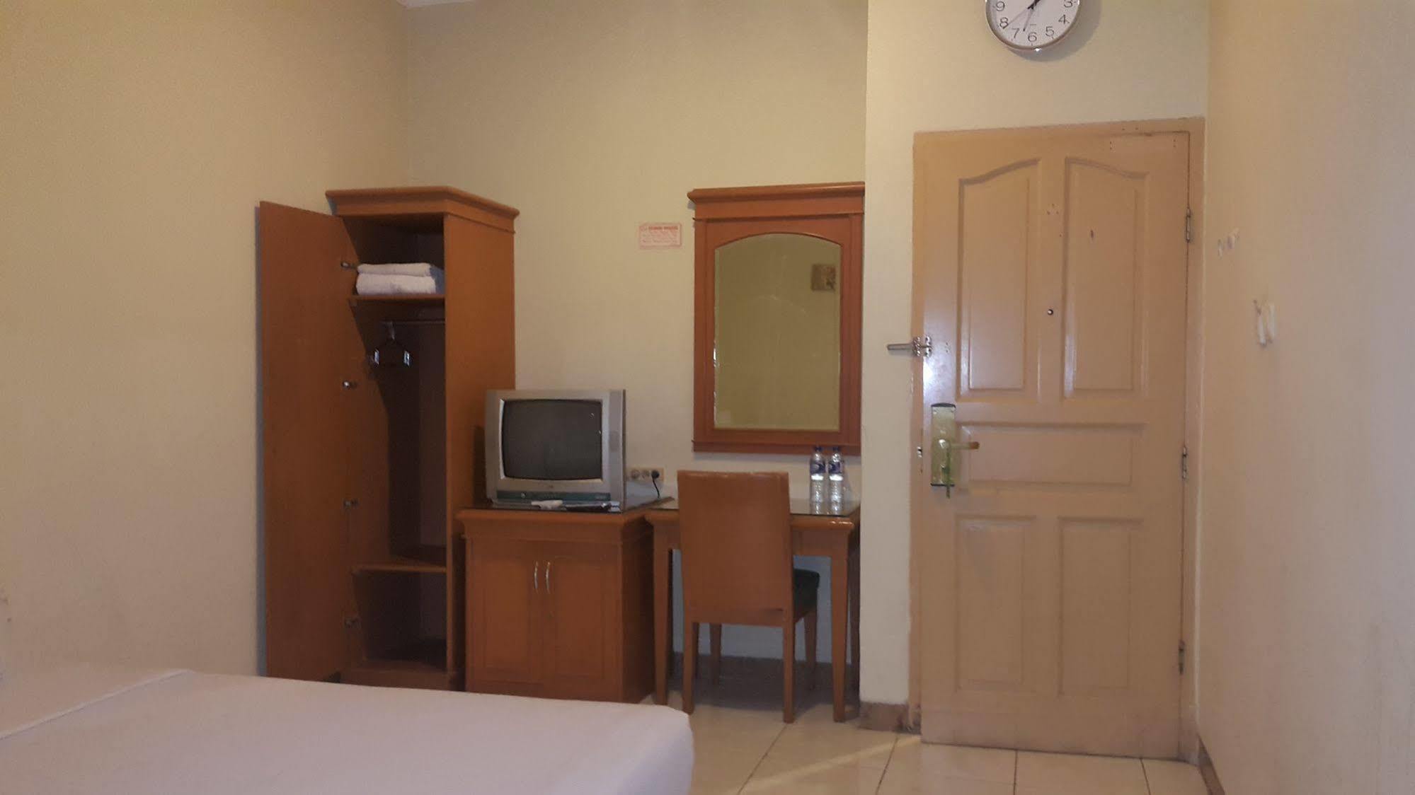 Hotel Maricaya Makassar Exterior foto