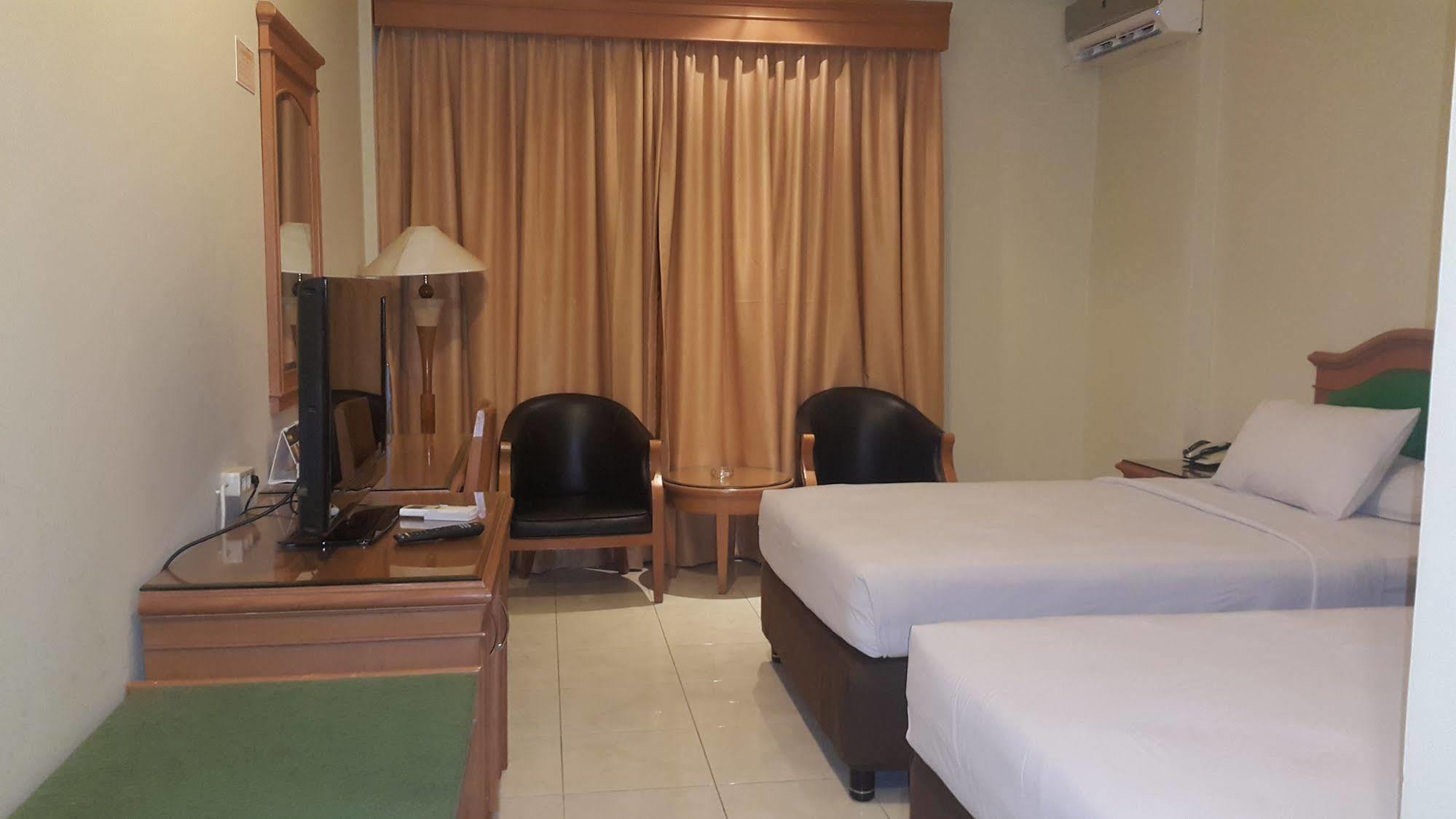 Hotel Maricaya Makassar Exterior foto