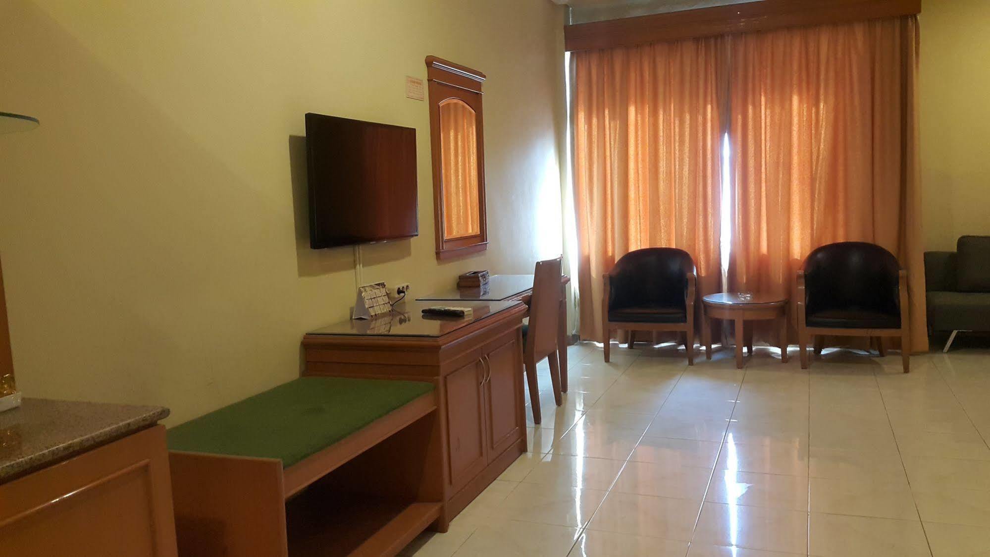 Hotel Maricaya Makassar Exterior foto
